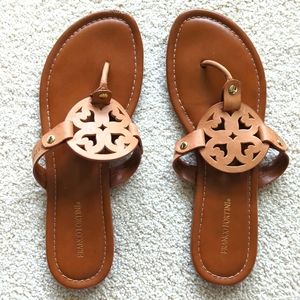 Franco Fortini brown leather flip flops size 9